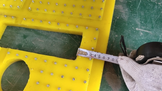 Προσαρμοσμένο PU Anti Skid Mat 30mm ZP275 για τρυπεία περιστρεφόμενο τραπέζι